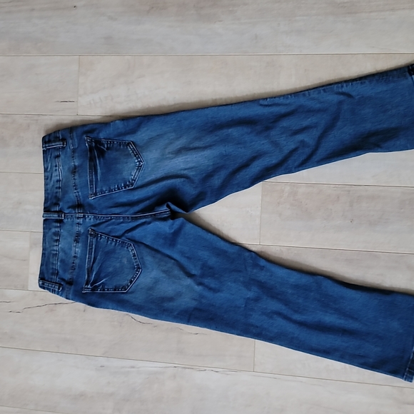 SALE Cutest distressed stretch denim capris - Picture 2 of 5